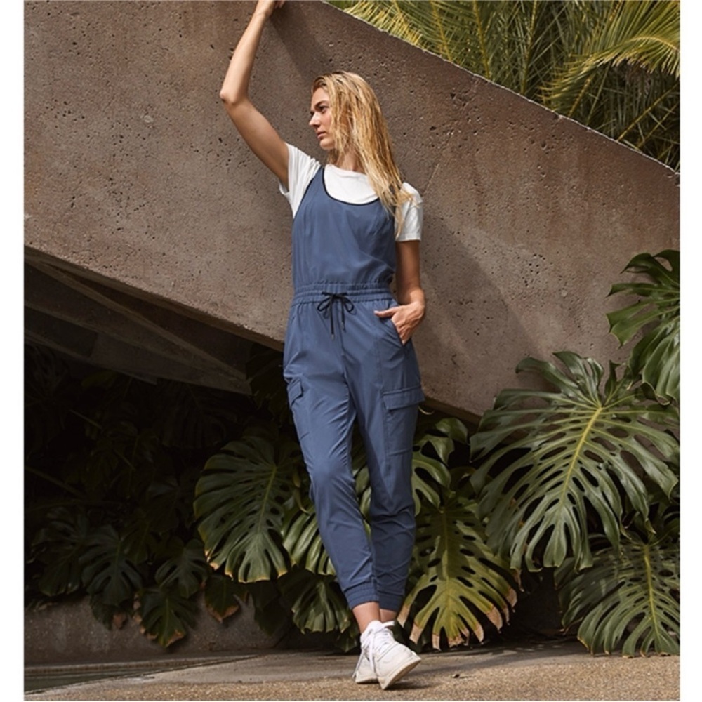 Athleta Unbound Jumpsuit Cargo Blue Relaxed Sleeveless Stretchy Loose Sz Large T